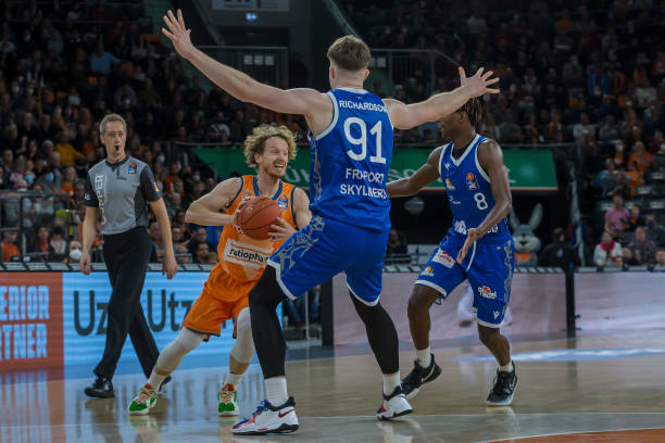 客场抗压 客场抗压